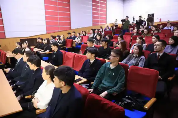 Таза Қазақстан: Прошел показ экологического документального фильма «Топырақтың алты дюймі» (4)