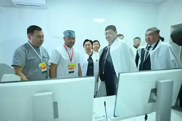 В Центральной районной больнице Аксуатского района проводится капитальный ремонт (9)