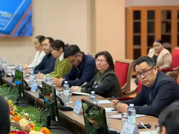 Правовой статус государственных символов в проекте новой Конституции обсудили на встрече (2)