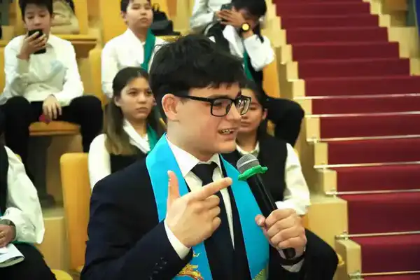 «Закон и порядок»: в Астане прошли дебаты среди школьников (4)