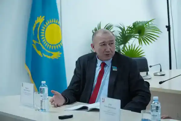 В Астане состоялась встреча, посвященная разъяснению конституционных реформ (3)