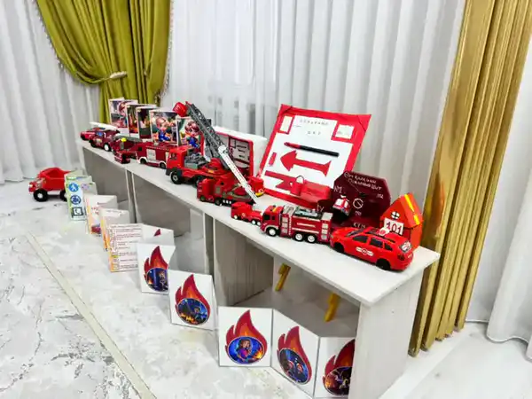 Дети учатся правилам безопасности вместе с МЧС (6)