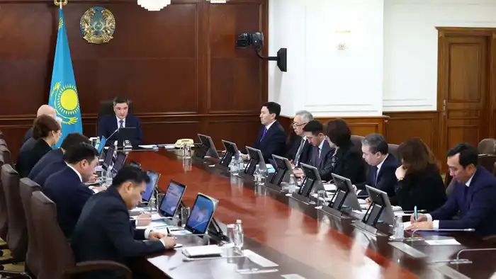 Олжас Бектенов провел совещание по исполнению поручений Президента, данных на расширенном заседании Правительства (2)