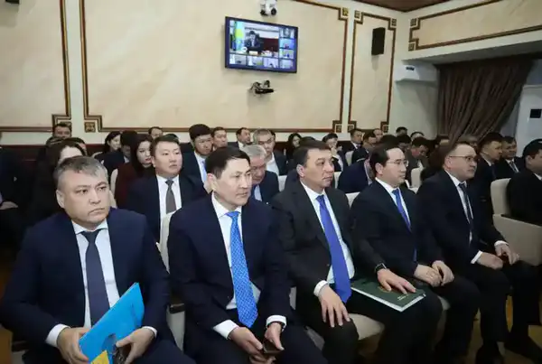 Под председательством акима Мангистауской области состоялась встреча с активом по проекту новой Конституции РК (4)