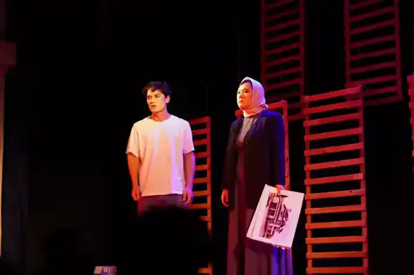 «Закон и порядок»: в Астане поставили спектакль «Екі ғұмыр» (9)