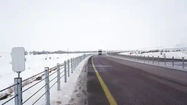 В Казахстане второй год тестируют тросовые ограждения для повышения безопасности дорог (6)