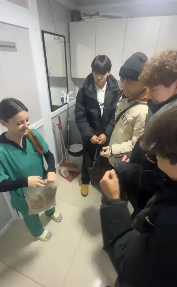 Столичные школьники приняли участие в благотворительном мероприятии «Одно доброе дело – забота о животных» (3)