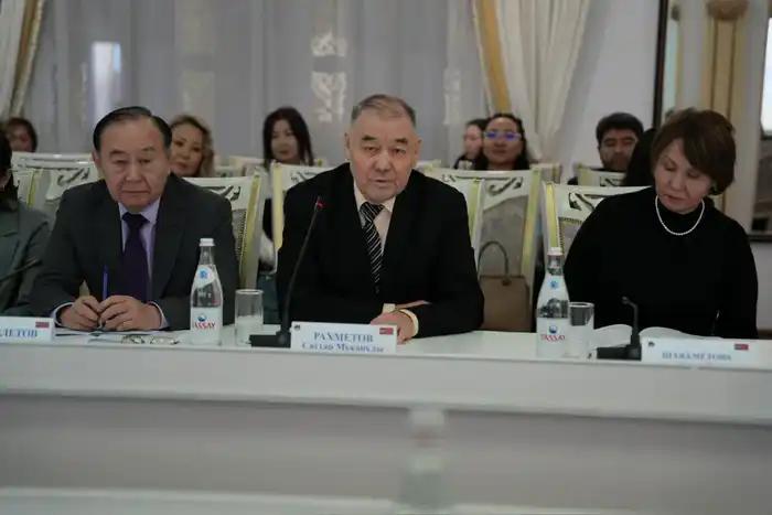 В Астане обсудили новые политические институты в рамках конституционной реформы 2026 года (4)