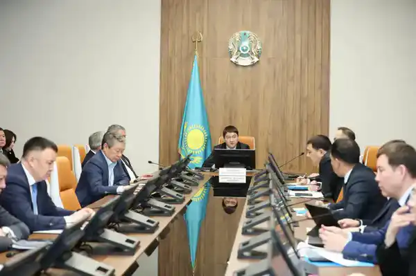 В акимате области рассмотрены вопросы санитарной безопасности, продовольственной стабильности и развития спортивной инфраструктуры (8)