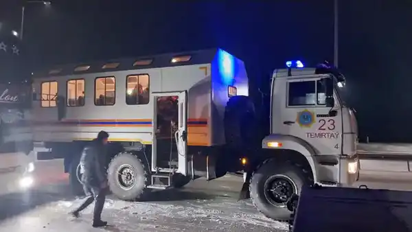 Спасатели МЧС Казахстана за прошедшие семь суток из снежных заносов спасли и эвакуировали 96 человек (2)