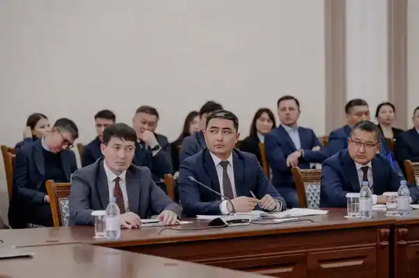 На заседании акимата рассмотрели два приоритетных вопроса - дальнейшнего социально-экономическое развитие региона и подготовку к паводковому периоду (6)