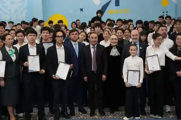 Школьники и студенты колледжей Астаны, Павлодарской, Восточно-Казахстанской областей и области Абай приняли участие в экочасе на тему водосбережения «Экономь воду – сохраняй будущее!» (2)