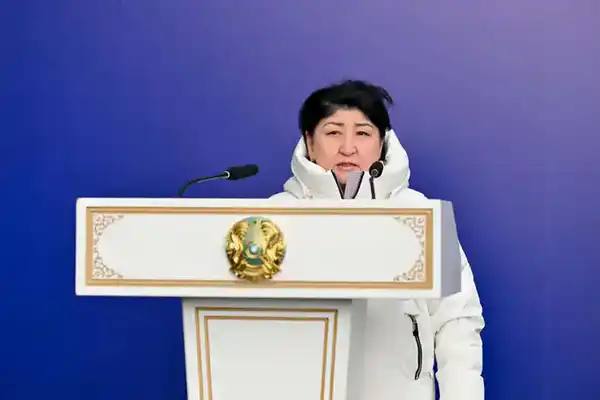 В Семее около 30 семьям вручили ключи от квартир (7)