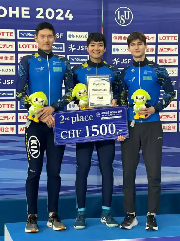 Казахстанский призер чемпионата мира по конькобежному спорту проходит срочную службу в Алматинском гарнизоне (2)