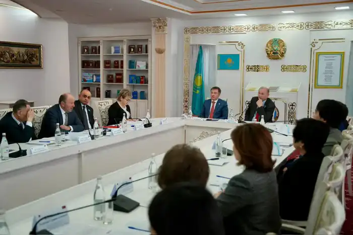 В Астане обсудили новые политические институты в рамках конституционной реформы 2026 года (3)