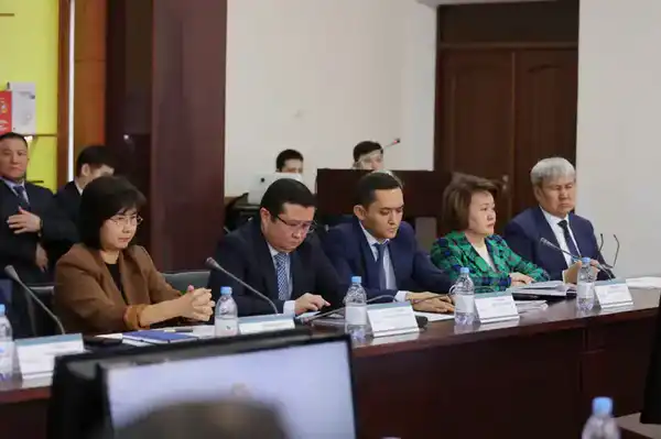 Ербол Карашукеев провёл встречу с председателем президиума «Атамекен» и предпринимателями (9)