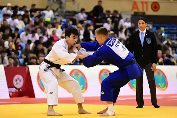 Аман Бақытжан - Париждегі Үлкен дулыға турнирінің қола жүлдегері (3)