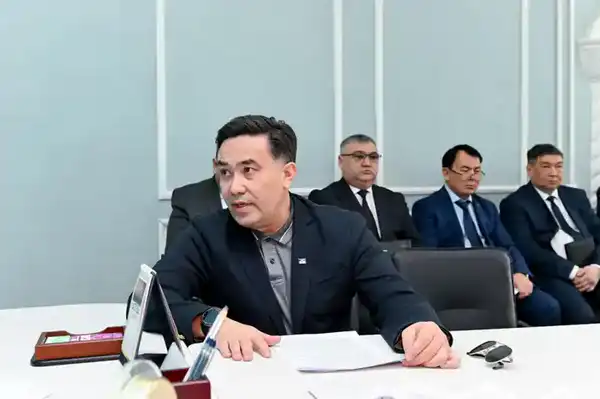 Аким области провел прием граждан по личным вопросам (9)