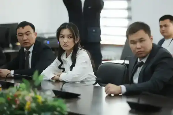 Конституционные реформы и роль молодежи: встреча акима области в Меркенском районе (4)