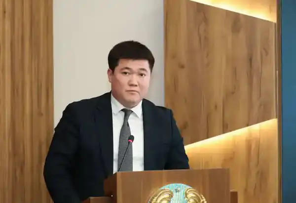 В акимате области обсудили ход развития сфер транспорта, торговли и туризма в регионе (7)