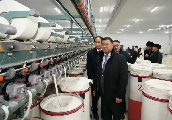 ПРЕЗИДЕНТ ПОЛОЖИТЕЛЬНО ОЦЕНИЛ ОПЫТ ТУРКЕСТАНСКОЙ ОБЛАСТИ ПО ИСПОЛЬЗОВАНИЮ ПОТЕНЦИАЛА СПЕЦИАЛЬНЫХ ЭКОНОМИЧЕСКИХ ЗОН (4)