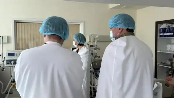 Глава МЧС посетил пострадавших и поручил обеспечить всестороннюю помощь (5)