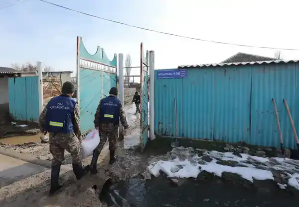 Ербол Карашукеев проверил противопаводковые работы в Таразе (7)