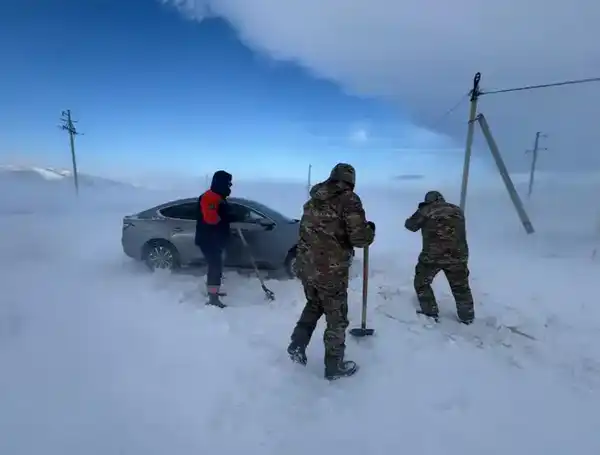 За последние десять дней из снежных заносов спасено и эвакуировано 145 человек (4)