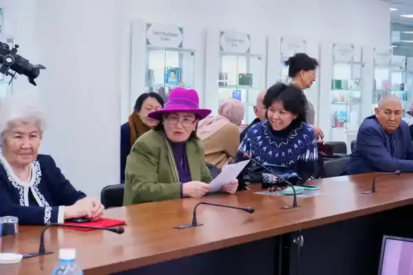 Творческое наследие Магиры Кожахметовой представили в Алматы (2)