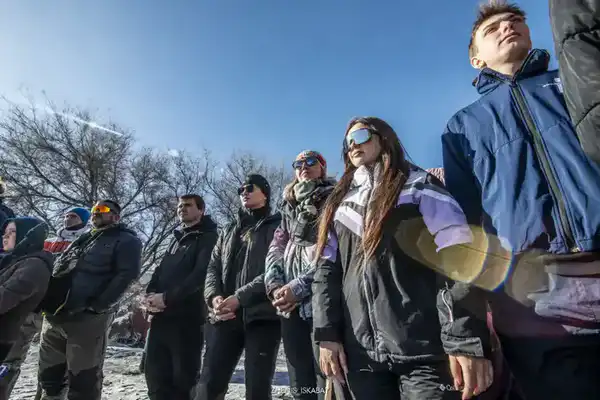 Зимнее небо Жетісу собрало парапланеристов из 6 стран (10)