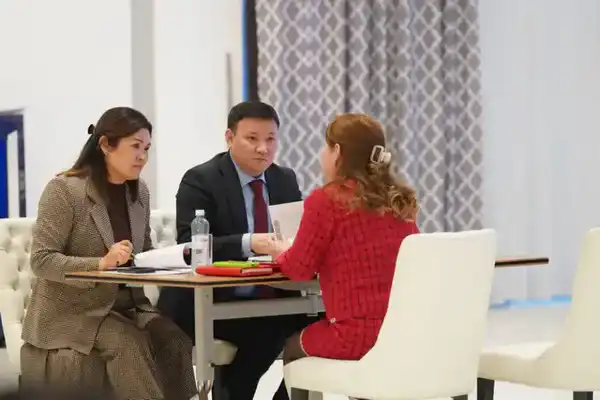 ХОД РЕШЕНИЯ ВОПРОСОВ, ПОДНЯТЫХ НАСЕЛЕНИЕМ, НАХОДИТСЯ ПОД СТРОГИМ КОНТРОЛЕМ (4)