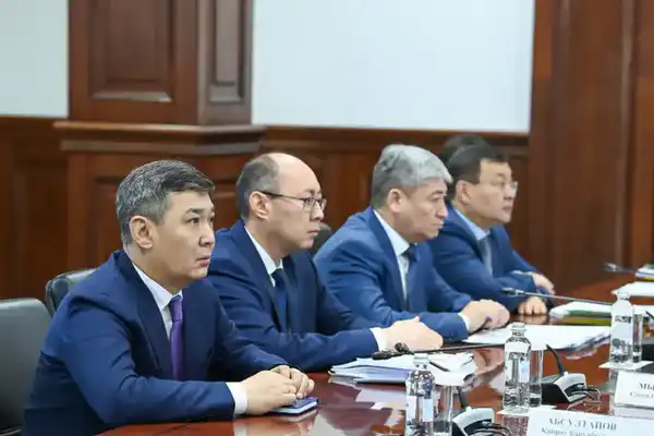 Рассмотрены вопросы дальнейшей диверсификации экономики (3)