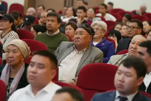 НУРАЛХАН КУШЕРОВ ВСТРЕТИЛСЯ С ЖИТЕЛЯМИ ГОРОДА ТУРКЕСТАНА И ОБСУДИЛ АКТУАЛЬНЫЕ ВОПРОСЫ (8)