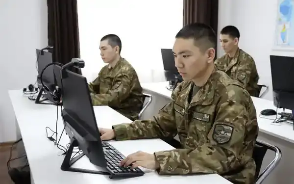 Министр обороны презентовал депутатам Парламента проект Sarbaz+ в Алматы (7)