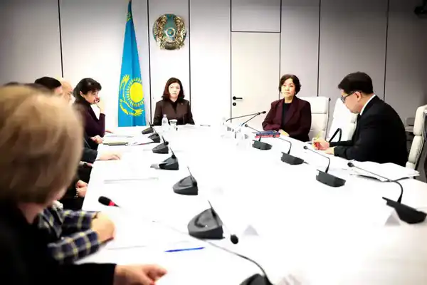 Жулдыз Сулейменова: Ключевым показателем реформ в образовании является статус учителя и его правовая защищенность (2)