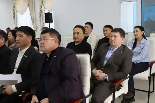 Актив Хромтауского района и трудовые коллективы выразили поддержку проекту новой Конституции (5)