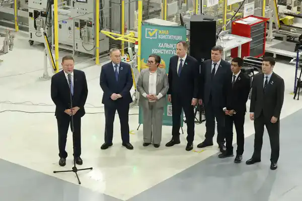 Коллектив завода Kia Qazaqstan поддерживают проект Новой Конституции (6)