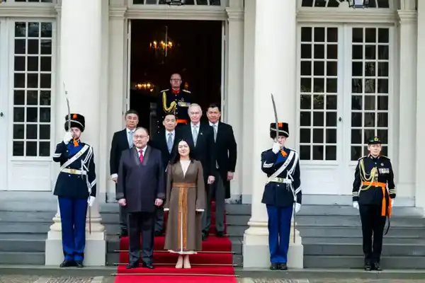 Посол Казахстана вручил верительные грамоты Королю Нидерландов (4)