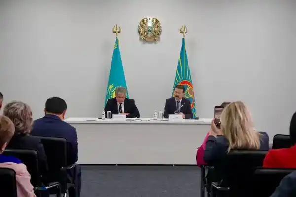 В Астане состоялось открытое общественное обсуждение изменений в новую Конституцию (8)