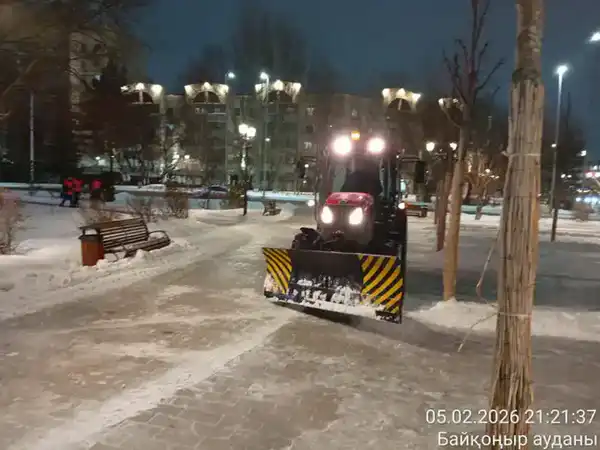 Гололед и обильные осадки в Астане: спасатели обратились с предупреждением к горожанам (5)