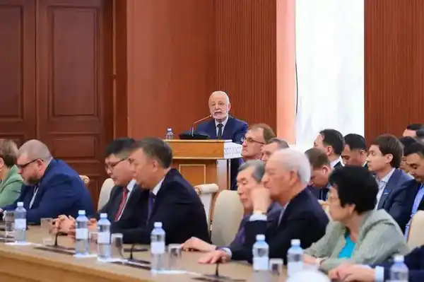 Проект новой Конституции обсудил актив Карагандинской области (7)