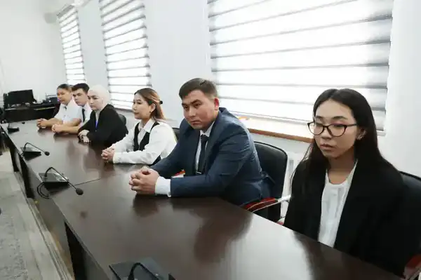 Конституционные реформы и роль молодежи: встреча акима области в Меркенском районе (3)