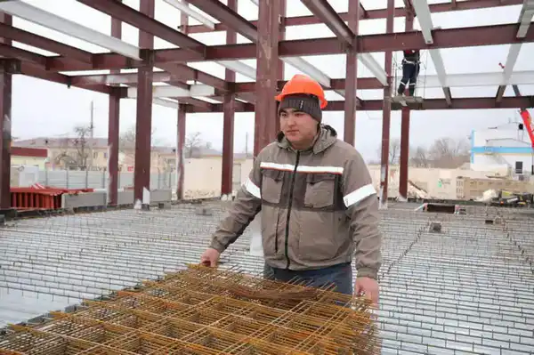 Нурдаулет Килыбай ознакомился с ходом строительства вокзала в Мунайлинском районе (2)