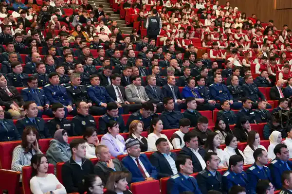 ЦИФРЛАНДЫРУ ЖӘНЕ ЖАСАНДЫ ИНТЕЛЛЕКТ: ТҮРКІСТАНДА ҚАРЖЫЛЫҚ ҚАУІПСІЗДІК МӘСЕЛЕСІ ТАЛҚЫЛАНДЫ (2)