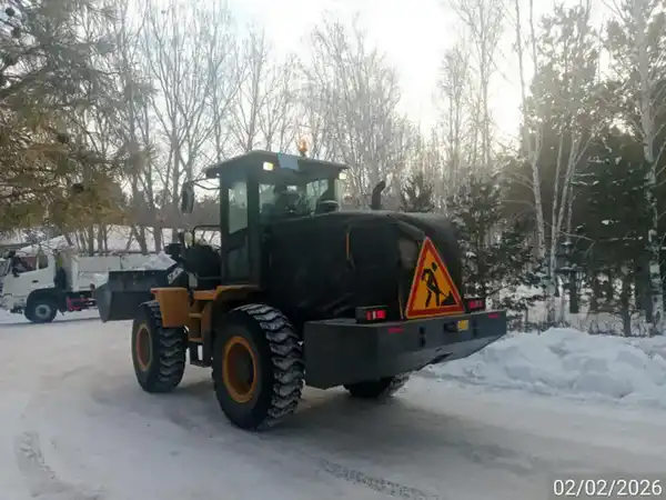 Более тысячи единиц спецтехники задействовано в снегоуборочных работах в Астане (9)