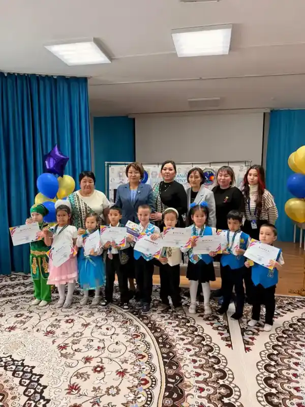 Конкурс по национальной игре «Сәулелі тастар» провели среди особенных дошколят столицы (7)