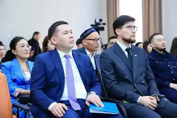 Эксперты и лидеры молодёжи Карагандинской области выразили поддержку принятию новой Конституции (8)