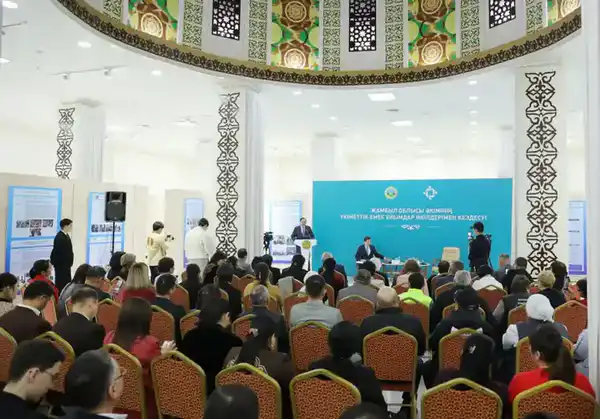 Ербол Карашукеев встретился с представителями НПО (9)