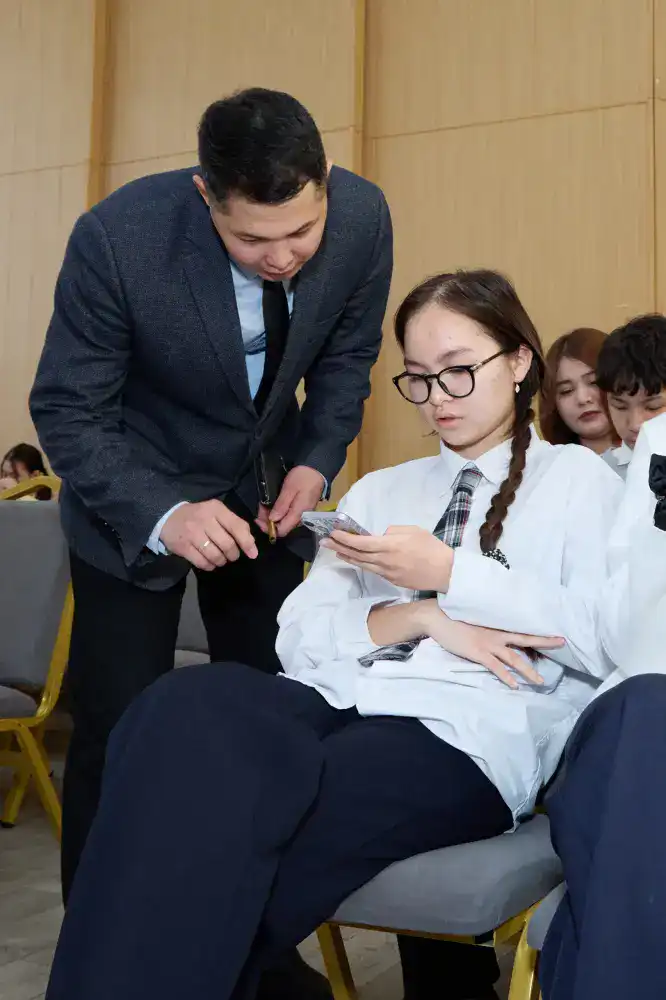 В рамках AI-Sana запущен ИИ-агент для профориентации школьников (8)