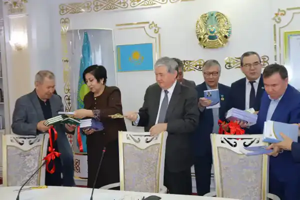 В столице состоялась презентация новых книг Амангельды Кеншиликулы (5)